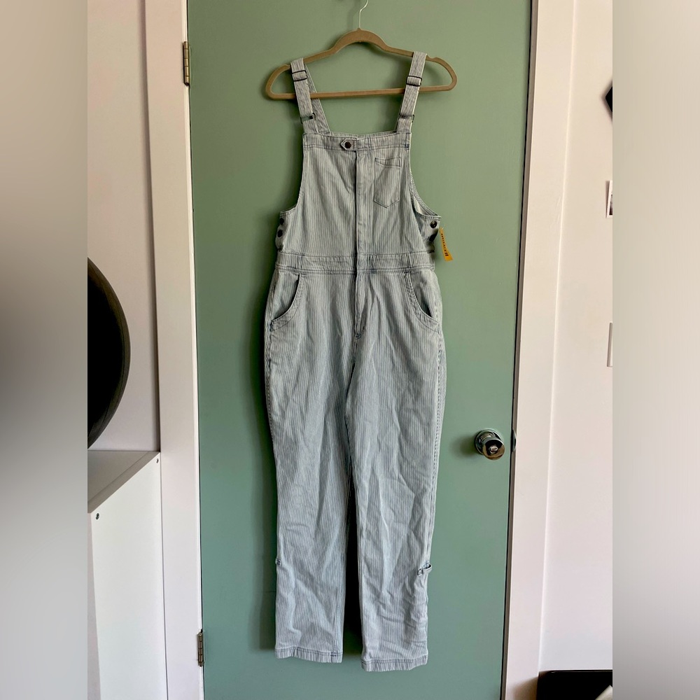 NWT Duluth Rootstock Zip-Front Overalls